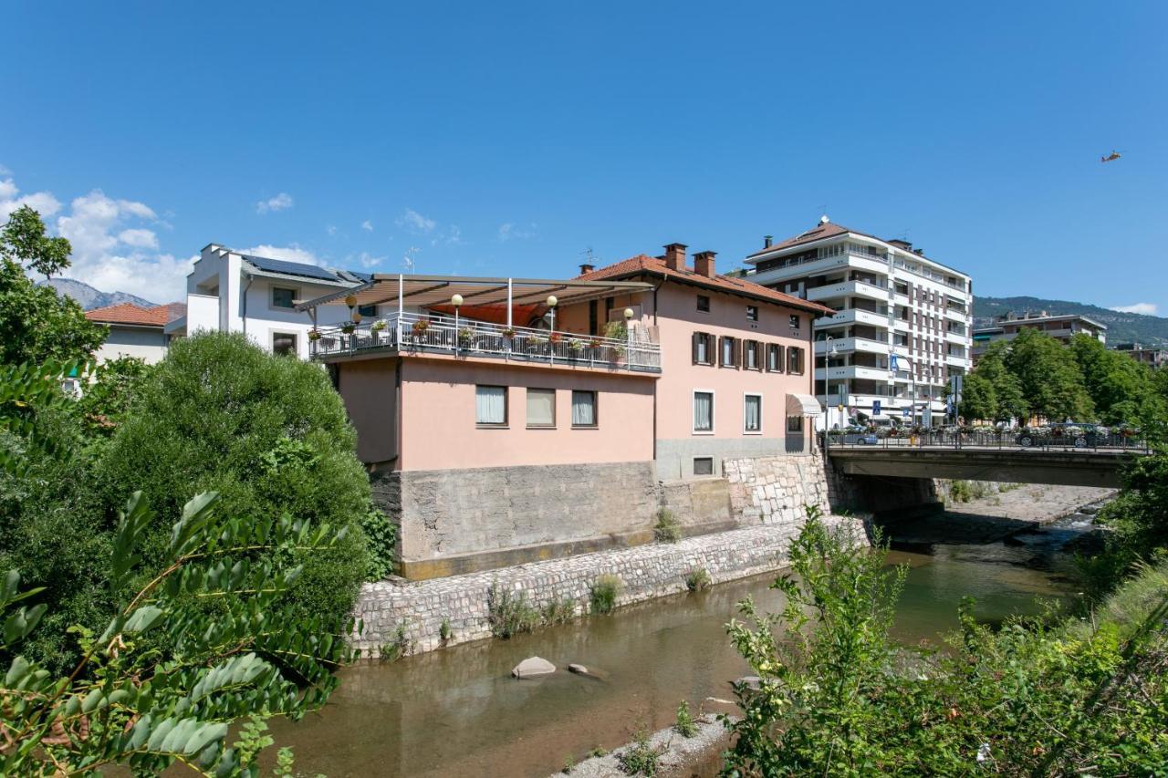 Appartamento Grande Al Ponte. Situato Vicino All'Ospedale, Al Parco E Al Centro Citta Тренто Екстериор снимка
